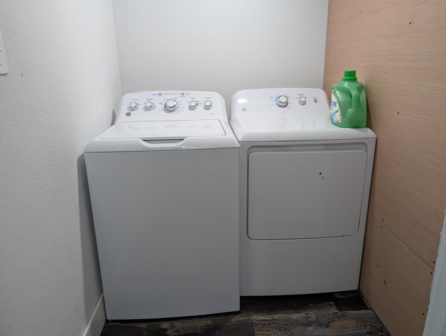 Jonesboro Downtown Mainstreet Hideaway Suite - Image 10