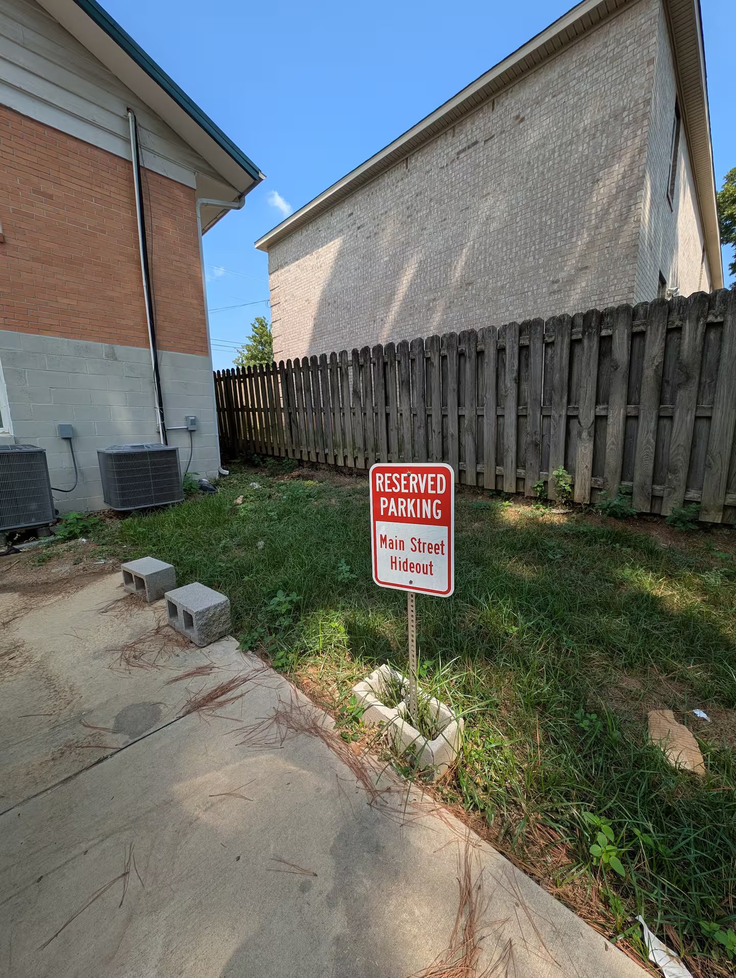 Jonesboro Downtown Mainstreet Hideaway Suite - Image 11